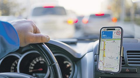 Слышится дрон